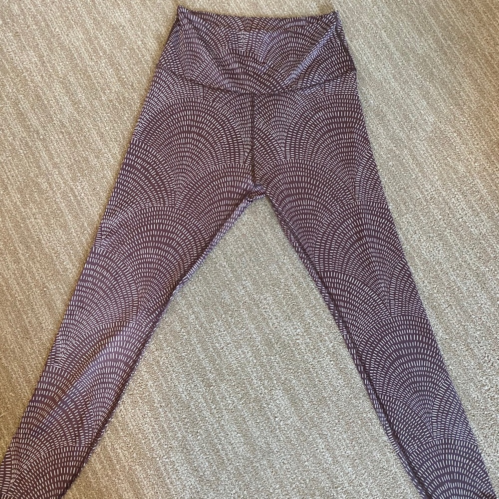 BEYOND YOGA x CLUB PILATES leggings